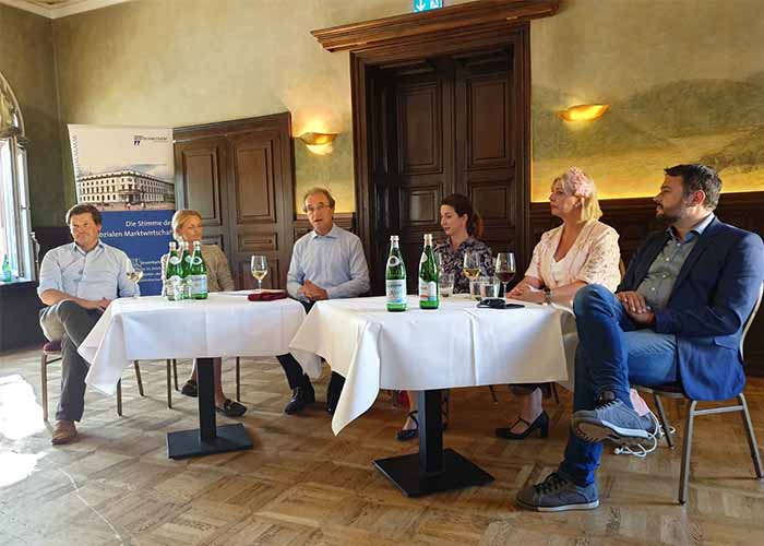 Nachfolge im Weinbau: Andreas Schuster auf dem Podium
